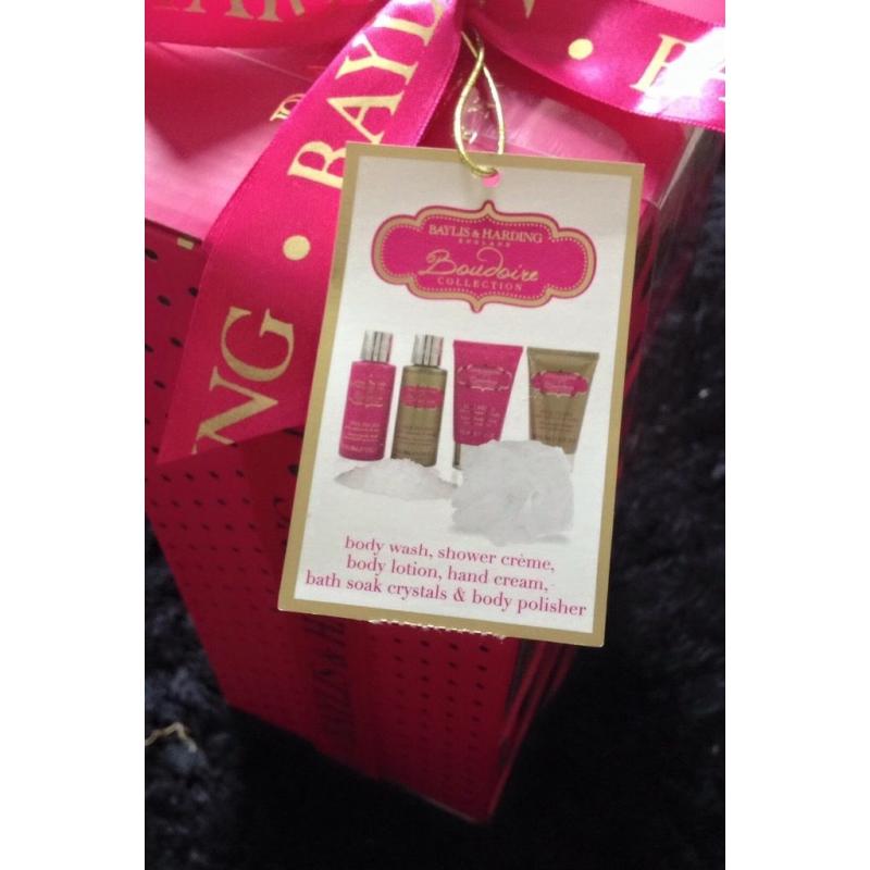 Baylis and Harding boutique collection gift set