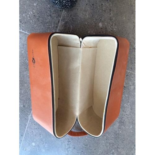 Shoe bag - hard case