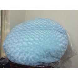 Brand new lazy days pet bed Fur topped blue
