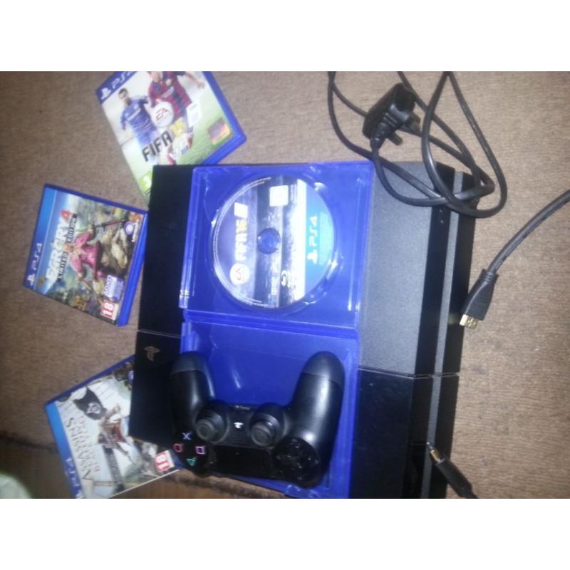 PS4 500 Gb 1 pad 7 games