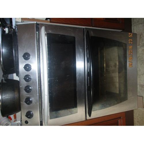 Indesit Stainless Steel Cooker - USED (GOOD CONDITION)