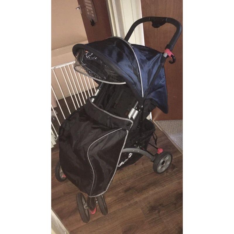 2 in 1 travel system immaculate condition!