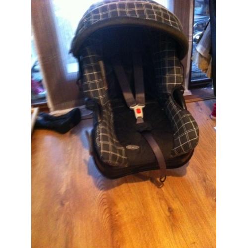 Graco isofix baby seat and fixed base