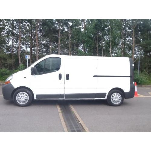 RENAULT TRAFIC LONG WHEEL BASE 2005 LL29 DCI 100. V/CLEAN ATTRACTIVE COND. WITH SERVICE HISTORY ETC.
