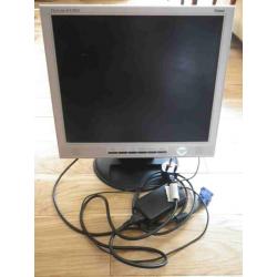 IIYAMA Prolite E435S 17" LCD Computer PC Monitor