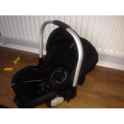 Baby car seat max 12 kg good and clean condition if you pay money for fuel i can deliver it