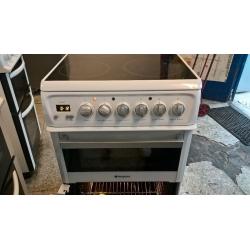 hot point white electric cooker 50cm...Mint