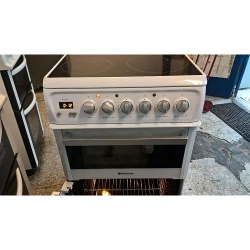 hot point white electric cooker 50cm...Mint