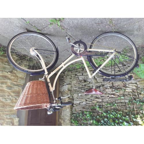 Pashley sonnet bliss ladies bicycle 17.5" frame, 5 gears. blue and cream. Hardly used
