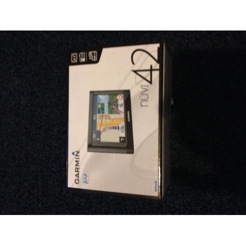 SAT NAV BRAND NEW UNWANTED PRESENT - Garmin nuvi 42