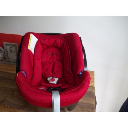 Mamas and Papas Cybex car seat - Red