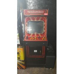 Coin operated multi game 700 in 1 arcade video machine similar to mame but better