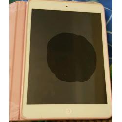 Ipad mini. Boxed. Apple charger. Great condition