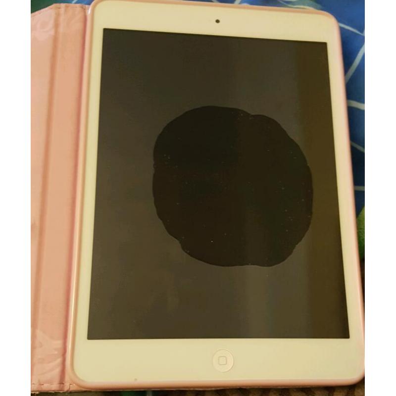 Ipad mini. Boxed. Apple charger. Great condition