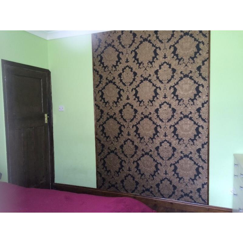 Newly refurbished double room for rent in quite neighborhood.