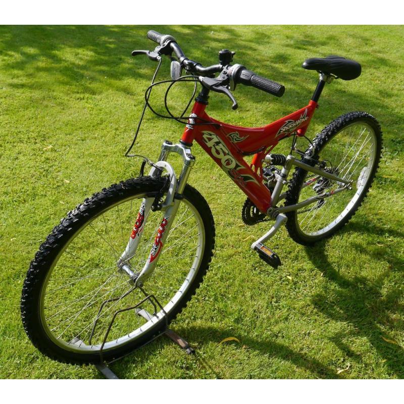 Shockwave 450SUS full suspension mountain bike, 18" medium frame, Shimano 18 gears, 26" wheels