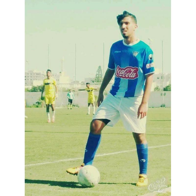 Football player to recruit