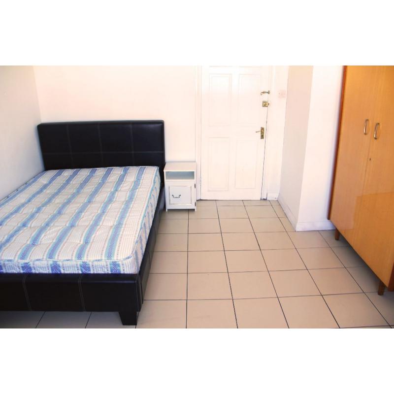CHEAP FULLY FURNISHED DOUBLE ROOM IN BECKTON E16 | FULLY FURNISHED AND FREE UNLIMITED INTERNET