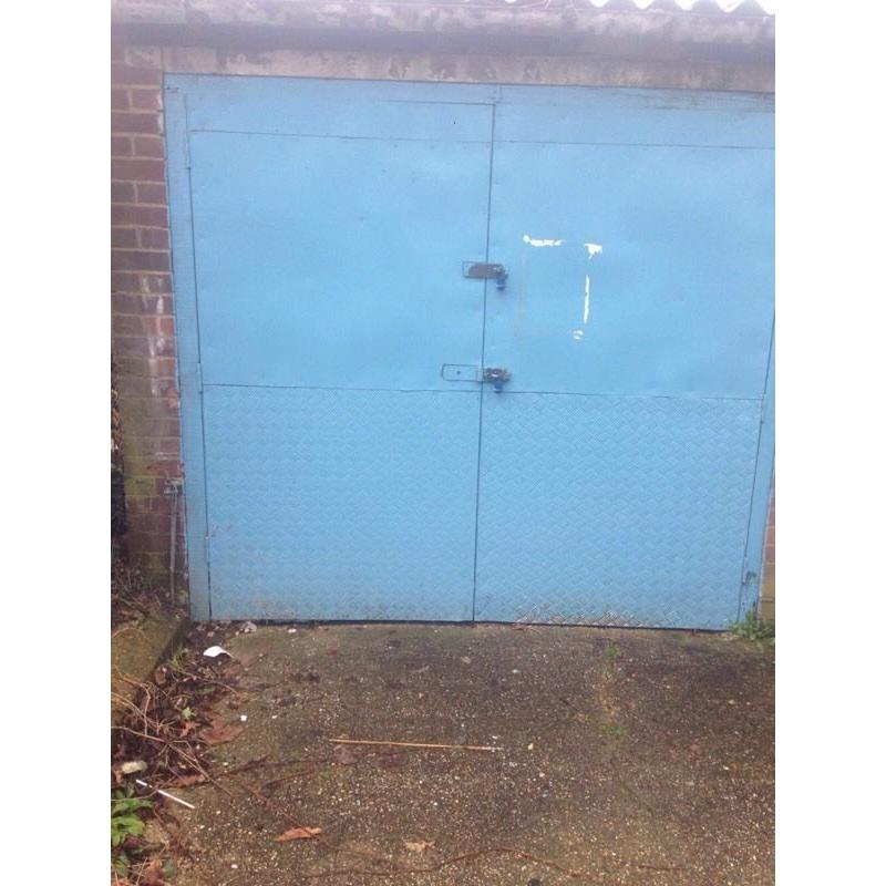 Garage for rent