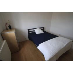 FANTASTIC DOUBLE ROOM AVAILABLE NOW ** TWO MONTH STAY** !! 51L