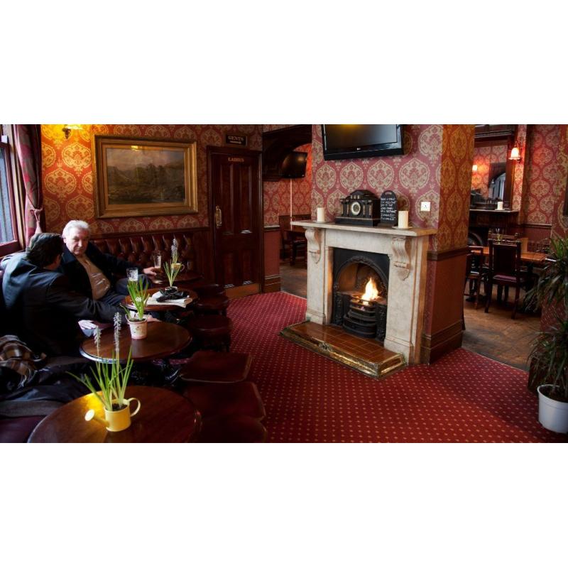 Fun, passionate bar / waiting staff needed for an exciting pub near Hyde park. Full and part time