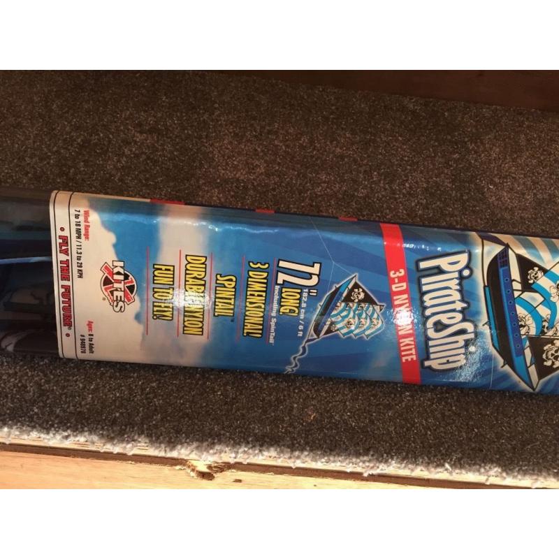 72" Pirates ship Kite