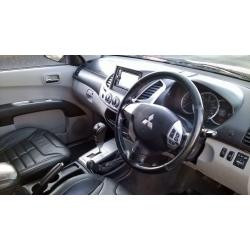 Mitsubishi L200 Double Cab Di-D Barbarian 4Wd Auto 176Bhp DIESEL RED (2011)