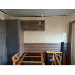 BB - EXPERIENCED KITCHEN FITTERS