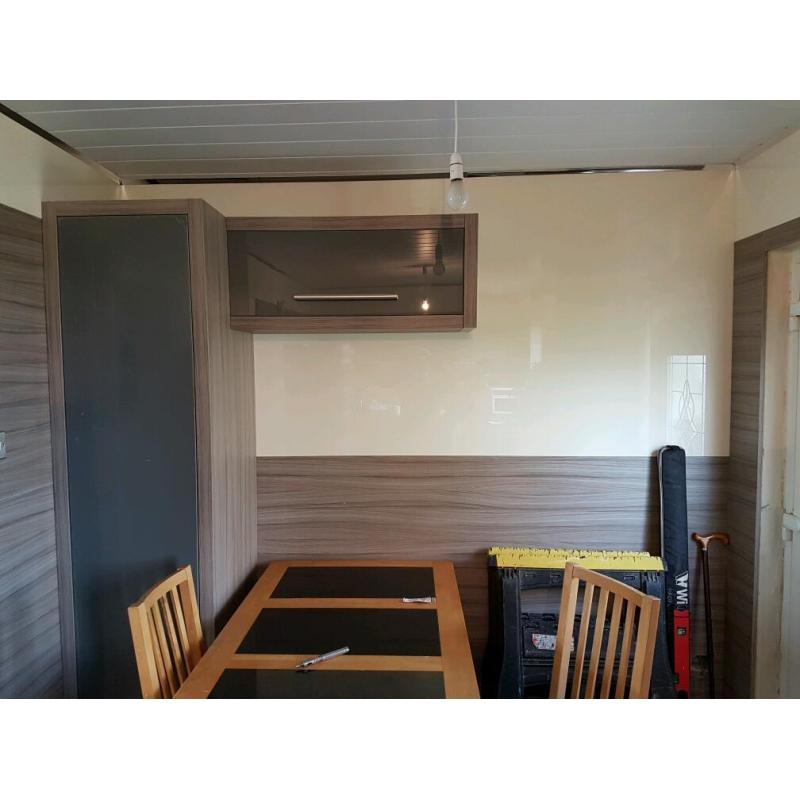 BB - EXPERIENCED KITCHEN FITTERS