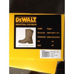DeWALT steel toe safety boots