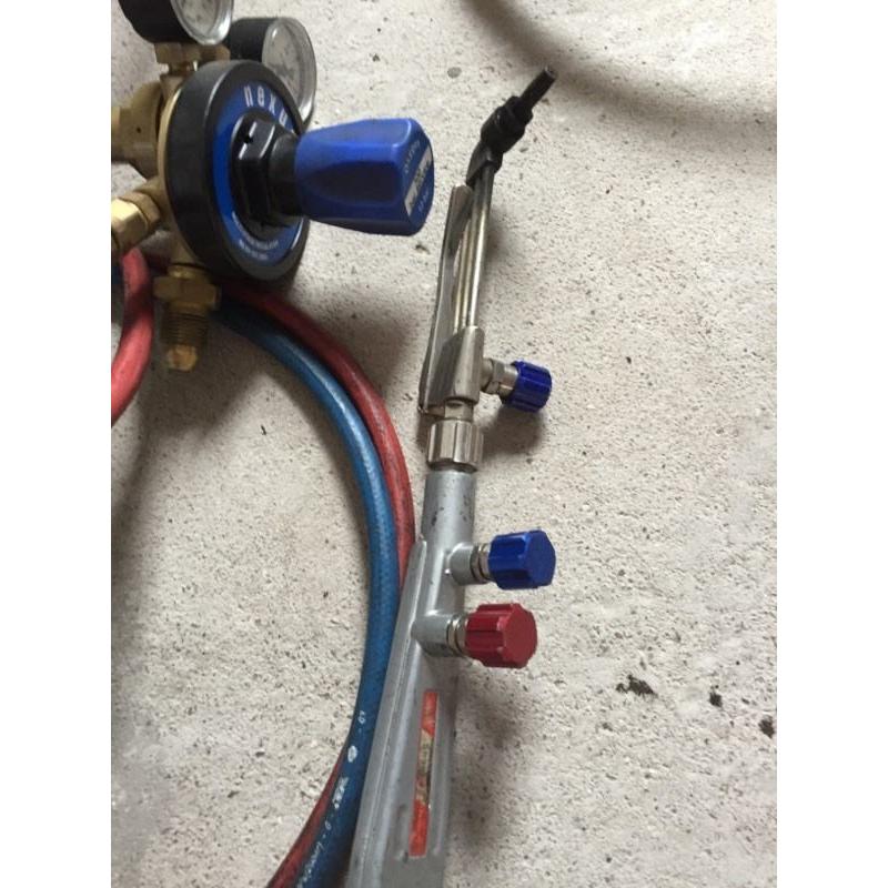 Oxyacetylene torch hoses and gauges