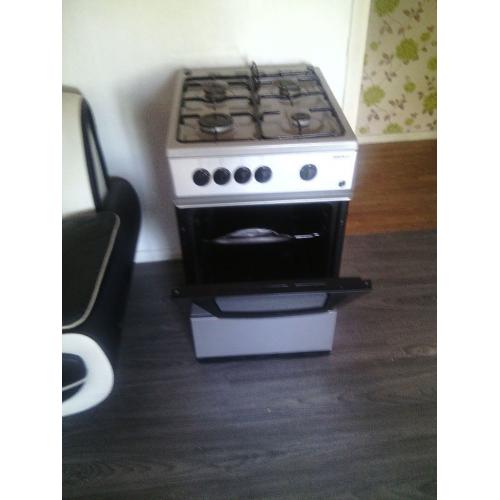 Freestanding 50cm Black Gas Cooker BSG580 As New