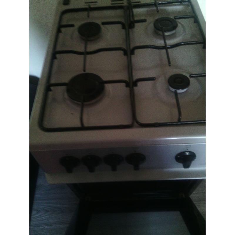 Freestanding 50cm Black Gas Cooker BSG580 As New