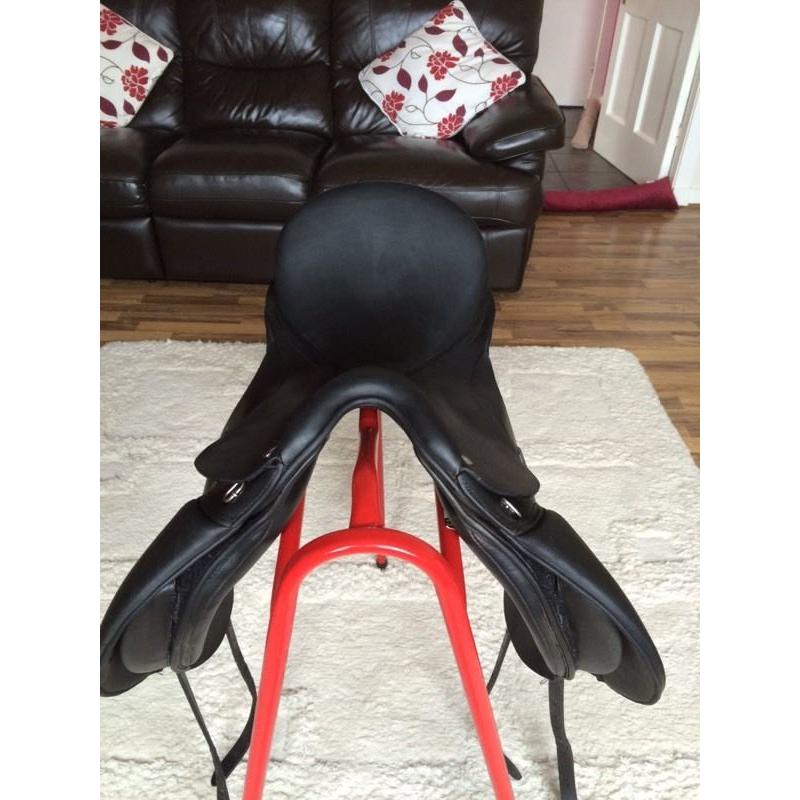 Leather Saddle 17" Thorogood