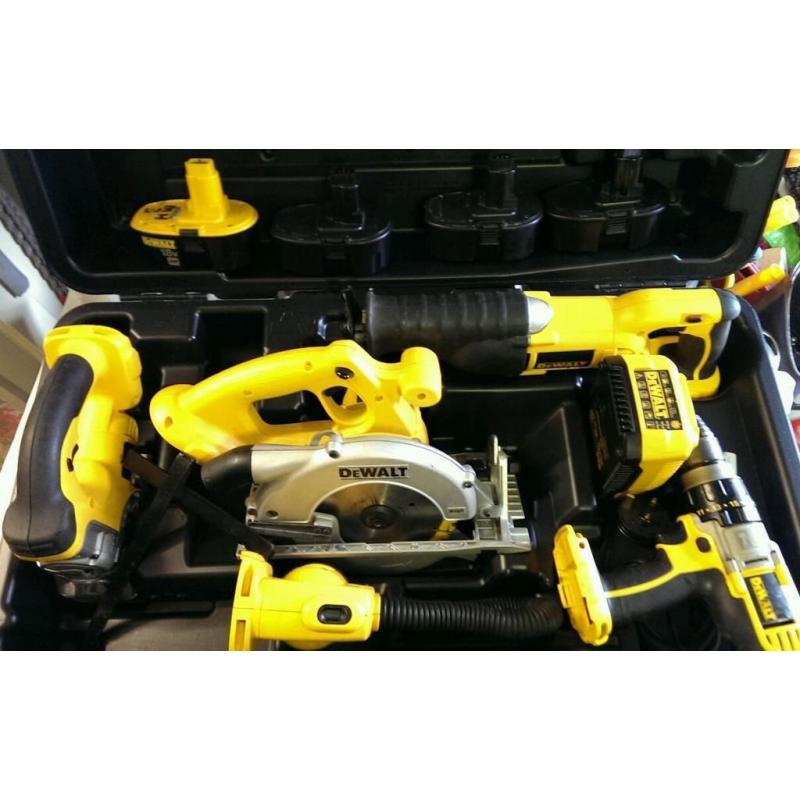 Dewalt 18v Combo kit 5 piece XRP Ex cond plus extras, books, case,