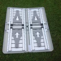 Portable picnic bench