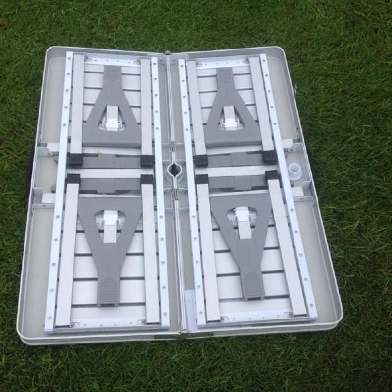 Portable picnic bench