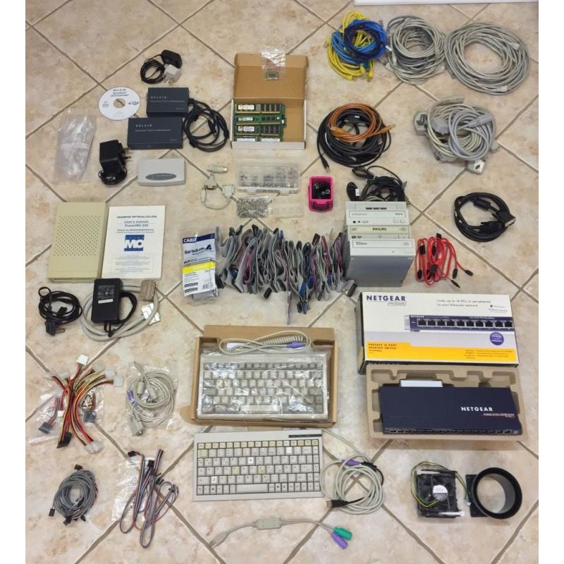 COMPUTER ACCESSORIES INC NETGEAR 16 PORT LAN SWITCHER , BELKIN KVM, 17" MONITOR & LOTS MORE!