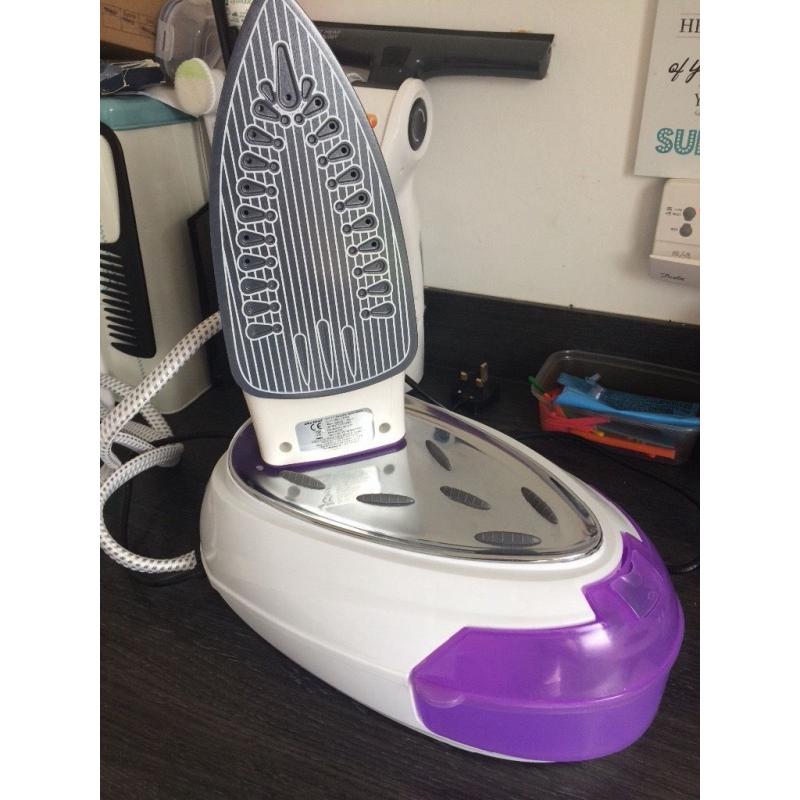 3000w steam pro spray iron & base