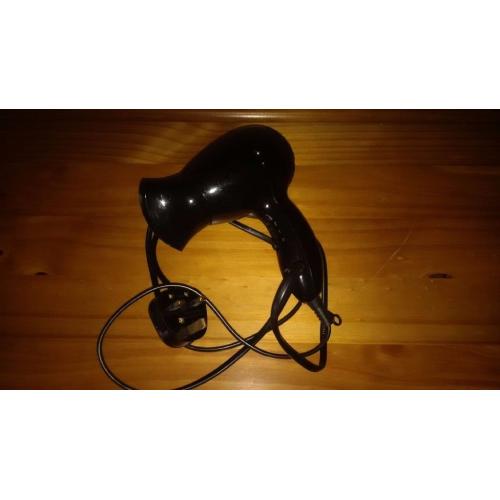 Black travel hairdryer