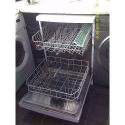HOTPOINT AQUARIOUS DWF32 DISHWASHER FULL SIZE IN WHITE EXCELLENT CONDITION