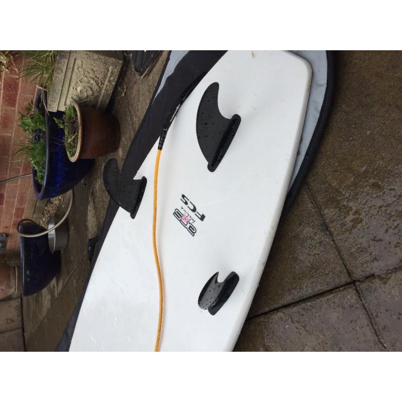 BIC SURF 7ft 9 SURFBOARD PACKAGE. EXCELLENT CONDITION.