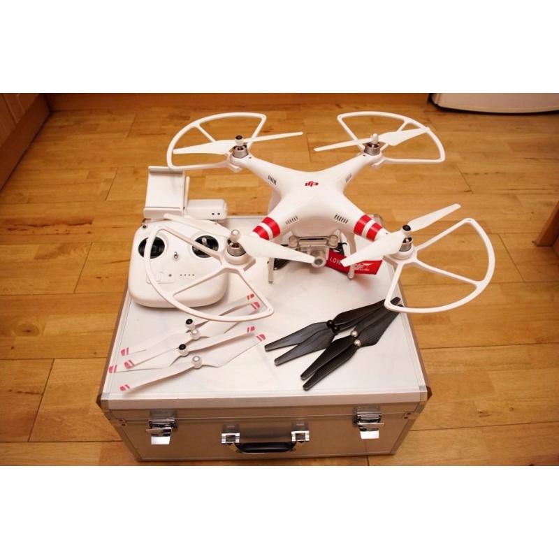 DJI Phantom 2 Vision Plus + Quadcopter Drone V3.0 With 5 Batteries, Flight Case