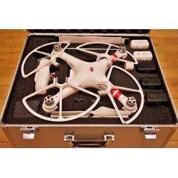 DJI Phantom 2 Vision Plus + Quadcopter Drone V3.0 With 5 Batteries, Flight Case
