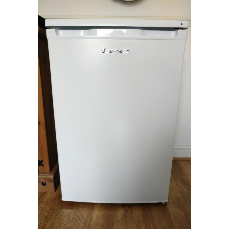 LEC L5511 White Under Counter Fridge Refrigerator - Excellent Condition