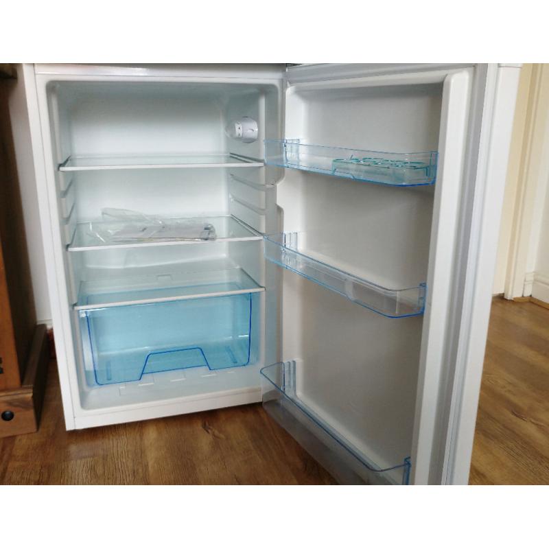 LEC L5511 White Under Counter Fridge Refrigerator - Excellent Condition