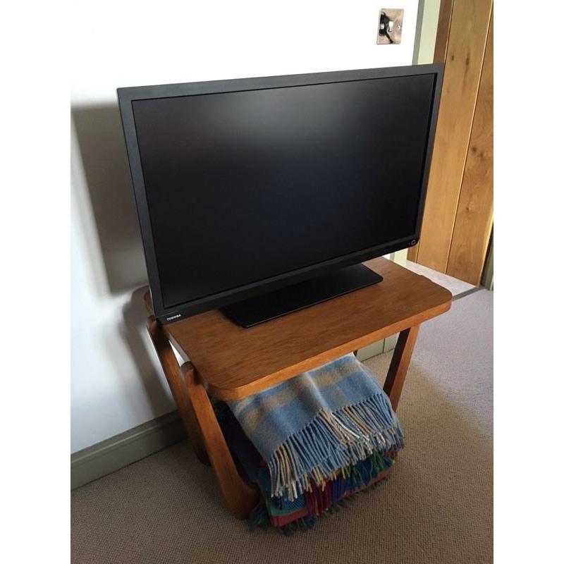 Toshiba 32 inch flat screen TV with DVD