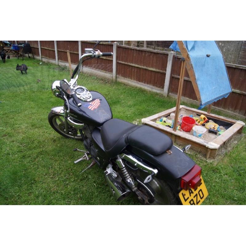 Custom cruiser Daelim Magma VT