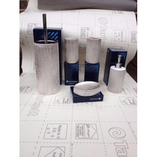 only 1 set left ..Shower drape bathroom set in silver ceramic...