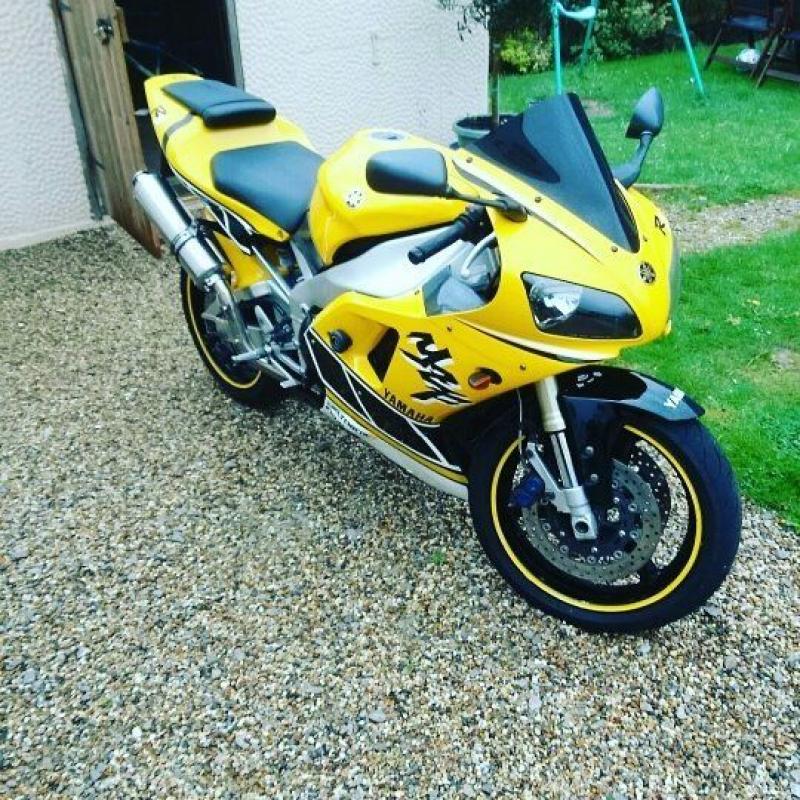 Yamaha R1